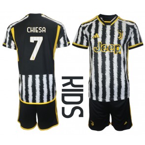 Maillot de foot Juventus Federico Chiesa #7 Domicile enfant 2023-24 Manches Courte (+ pantalon court)